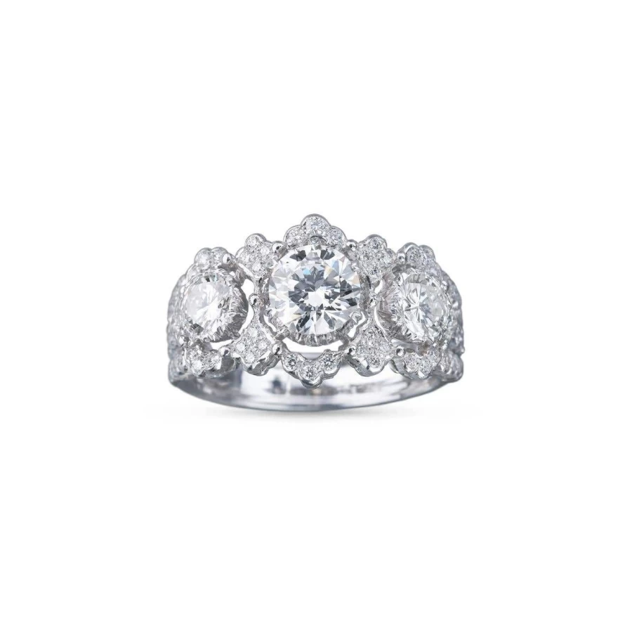 Buccellati Bradamante Diamond Ring in 18K White Gold with Intricate Engraving