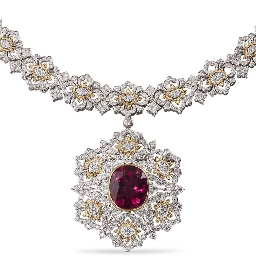 Buccellati Opera High Jewellery 18K Gold Diamond Pendant Necklace Luxury Italian Craftsmanship